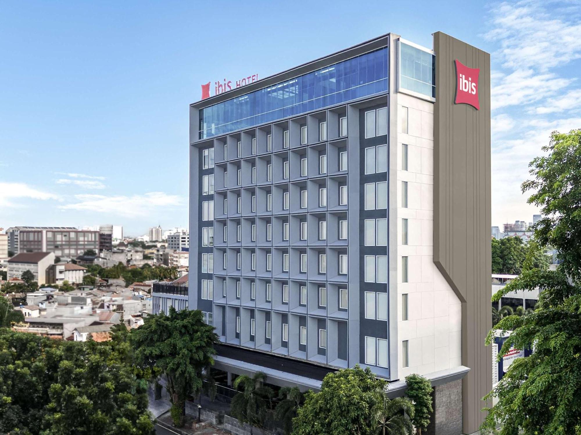 Ibis Jakarta Raden Saleh Hotel Exterior foto