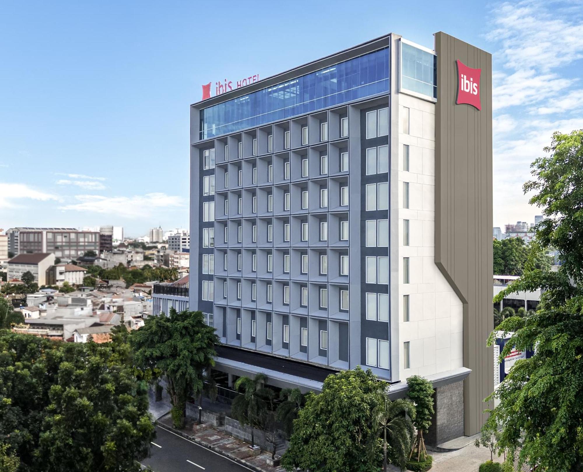 Ibis Jakarta Raden Saleh Hotel Exterior foto